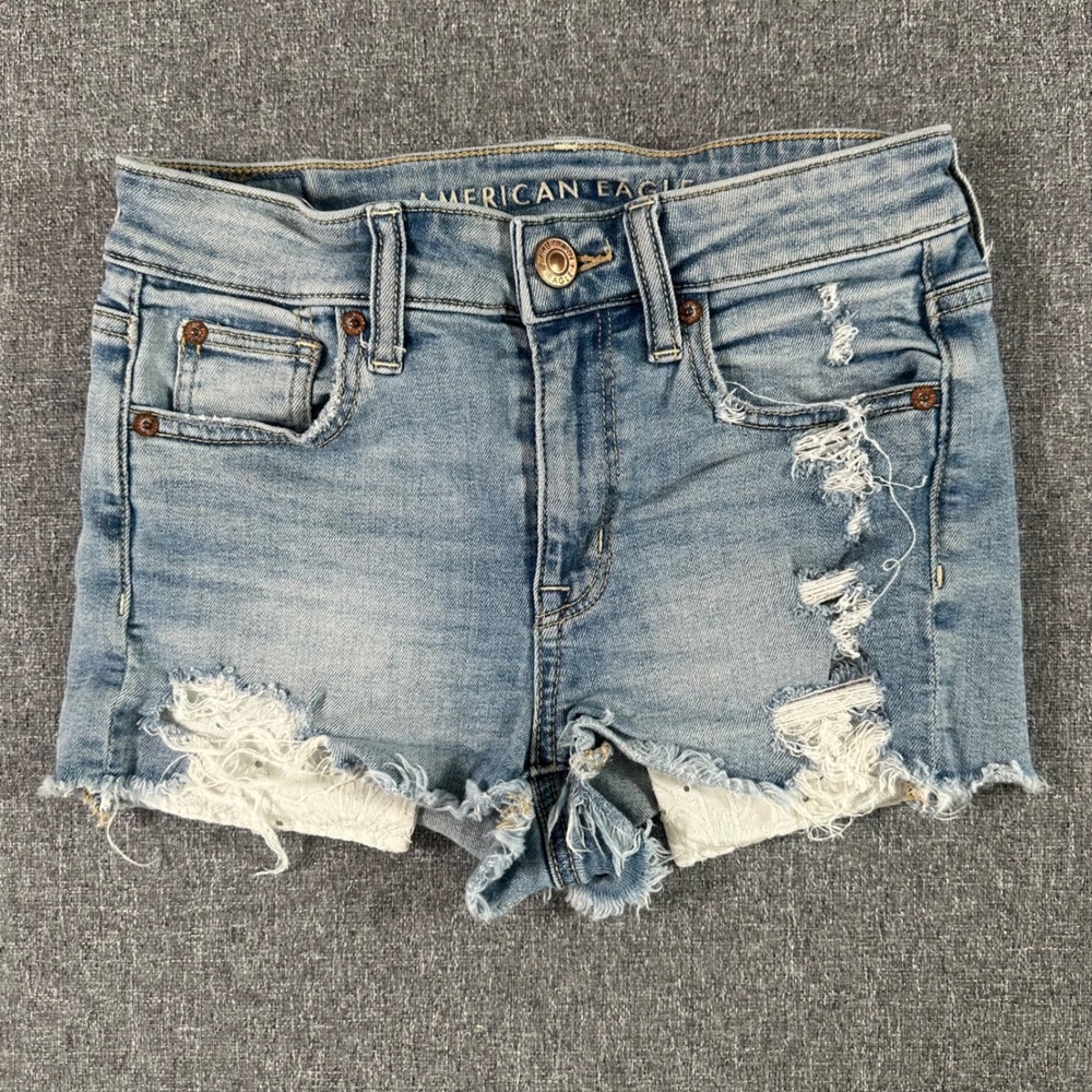 American Eagle Super Stretch Distressed Denim Shorts Light Wash Blue Women Sz 0